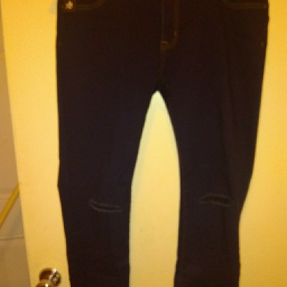 Denim - Plus size distressed jeans